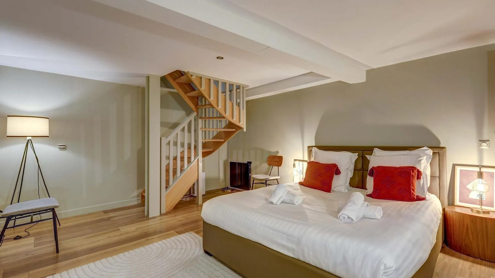 Place De La Nation Cozy 2bd Duplex Paris