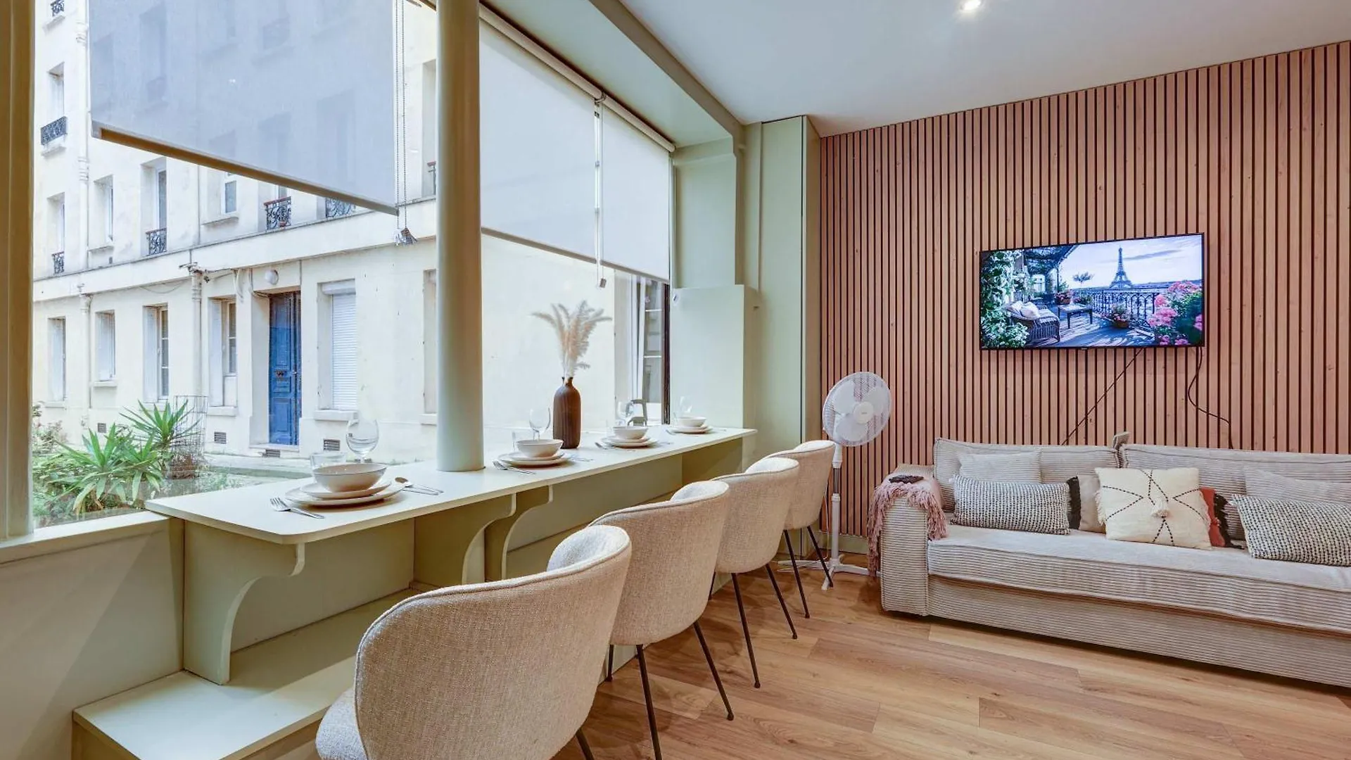 Place De La Nation Cozy 2bd Duplex Apartment