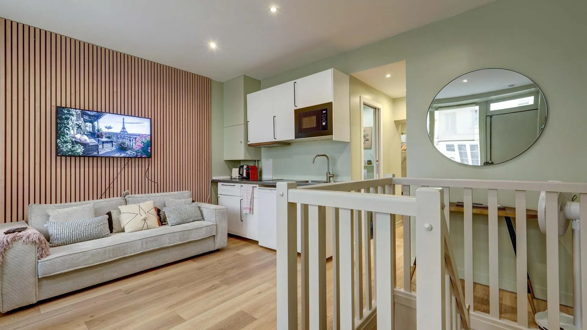Apartment Place De La Nation Cozy 2bd Duplex *
